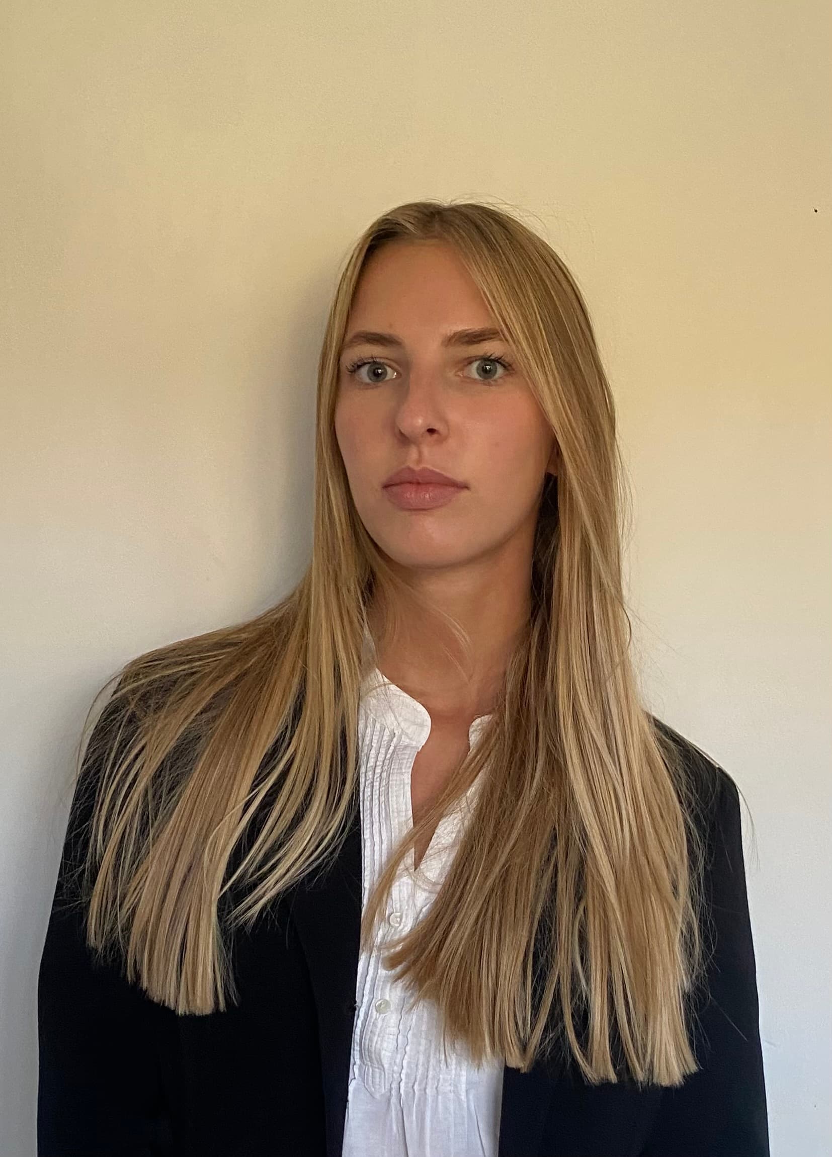 Hostess Juliette M.