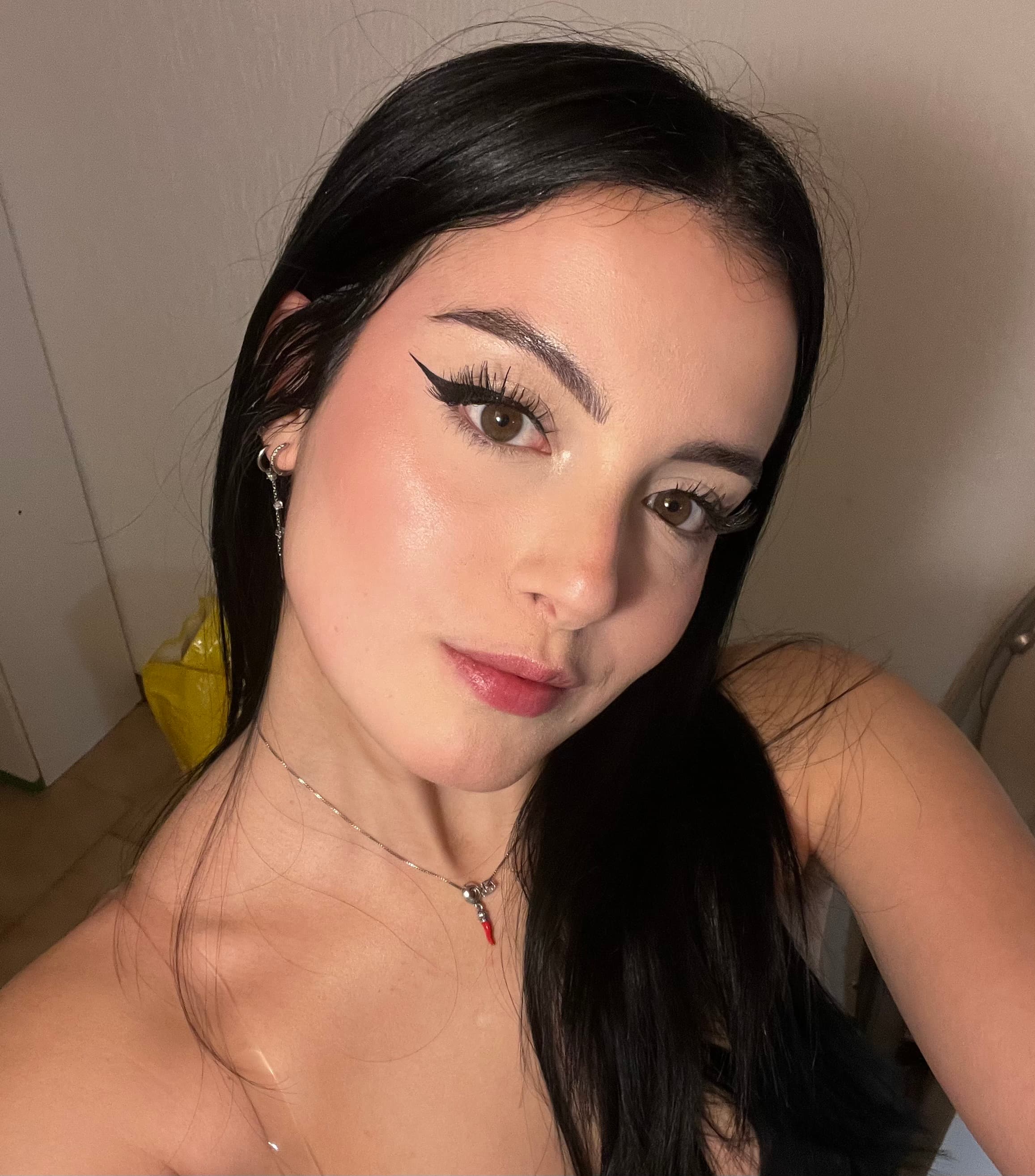 Hostess Giulia B.