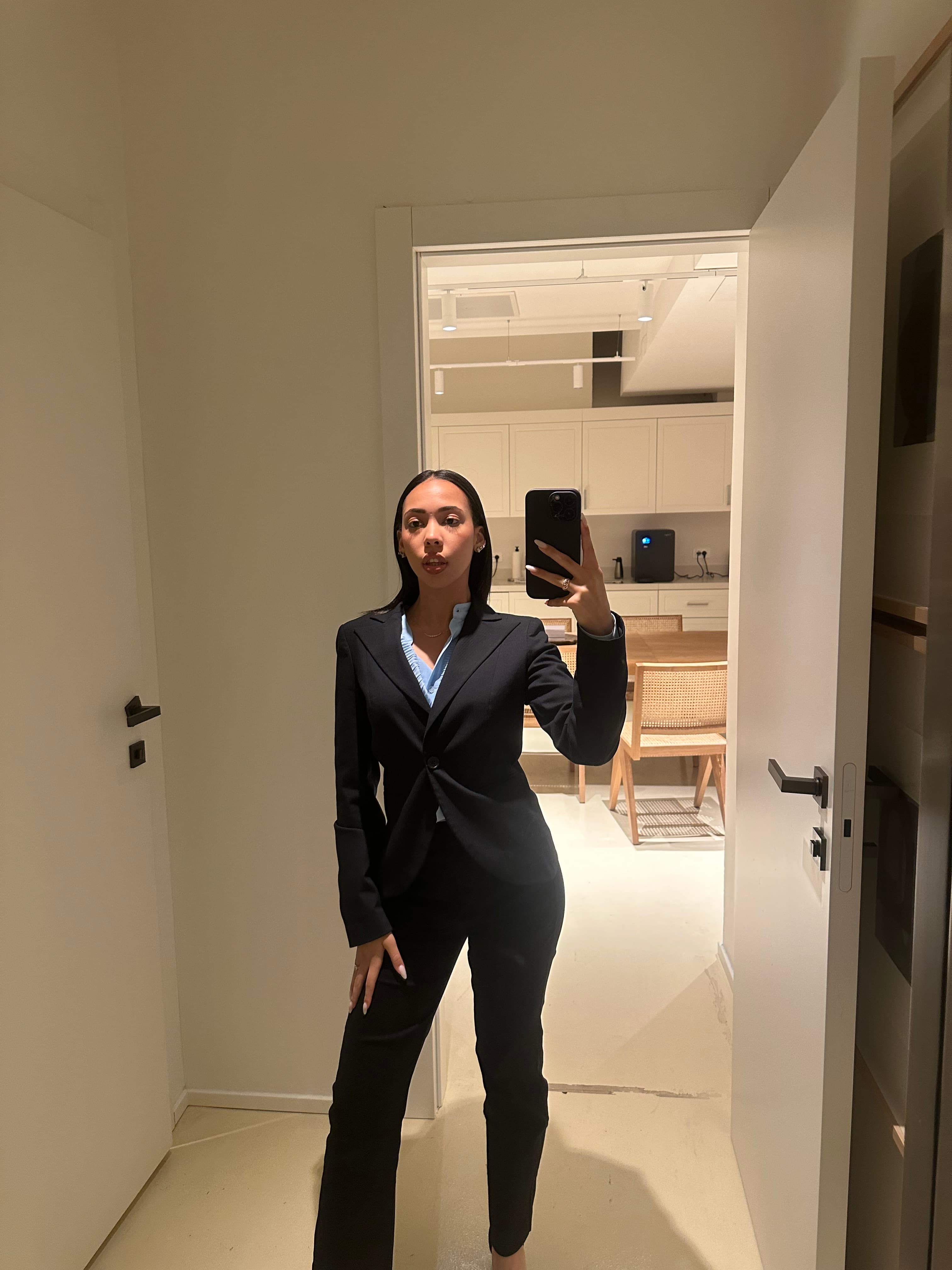 Hostess Samantha C.