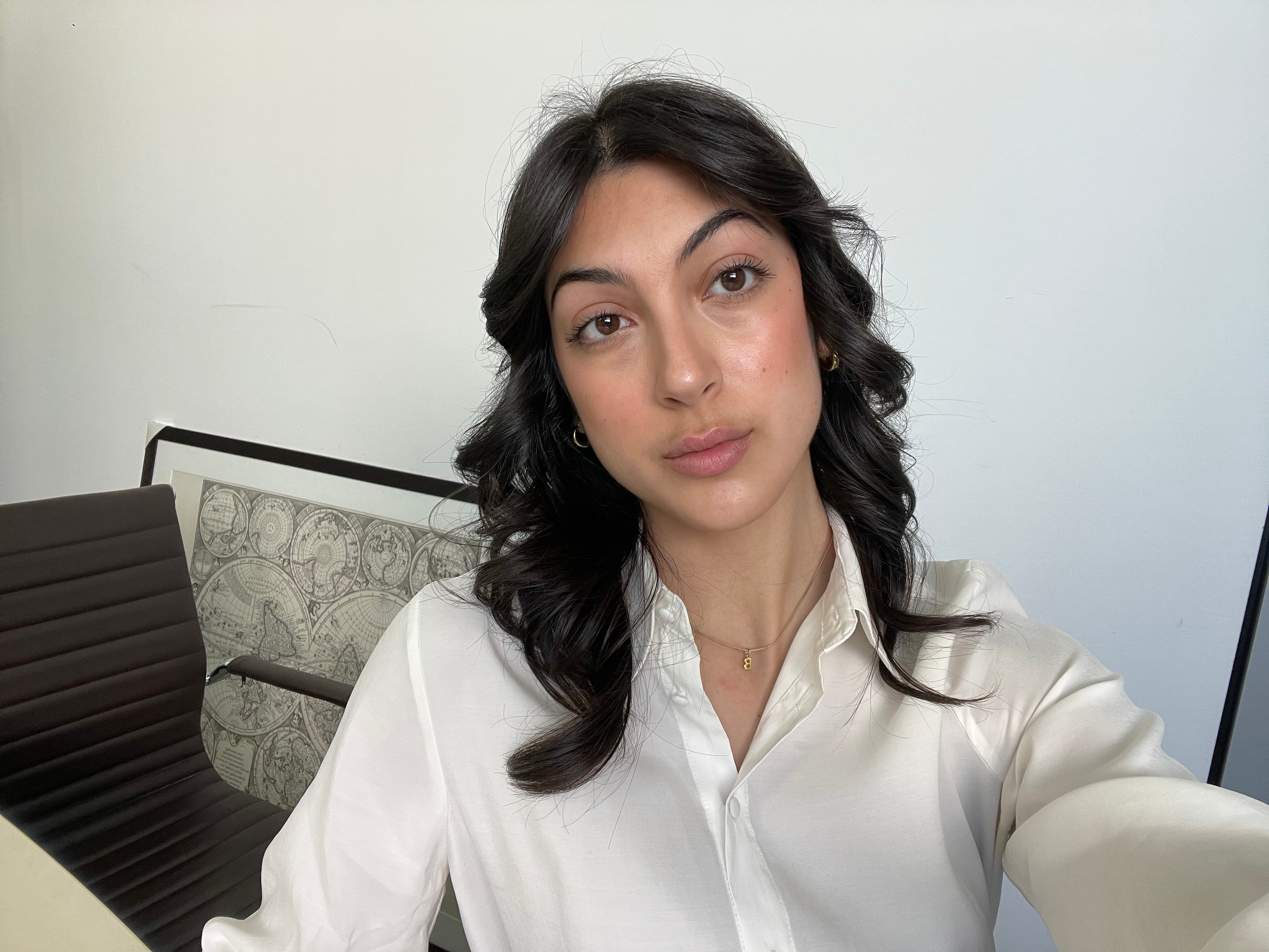 Hostess Bianca R.